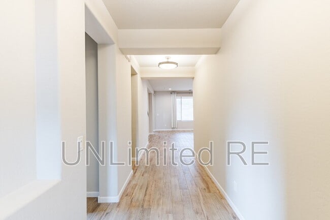 Building Photo - 308 Spirit Cir