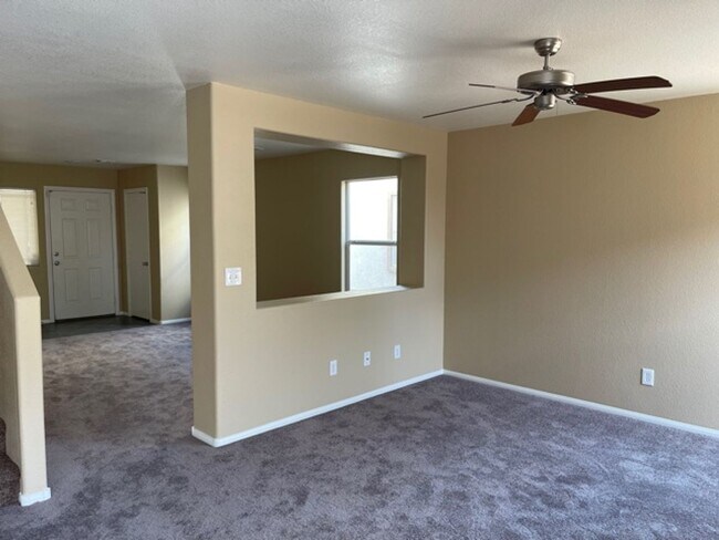 Photo - 6028 Sierra Lakes St