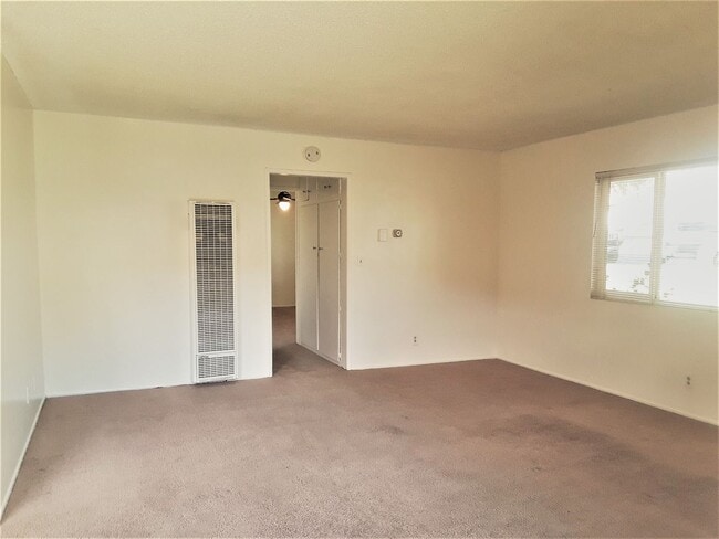 1358 W Arrow Hwy Unidad D