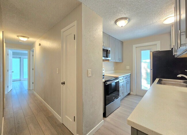 Photo - 2 Bedroom Unit Available Now in Gold Bar -...