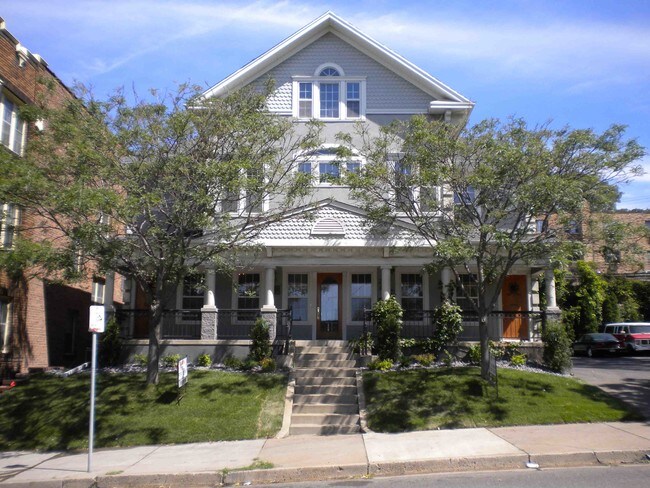 Exterior of Building - 514 Franklin W Ave Unidad Franklin Avenue 2nd Floor