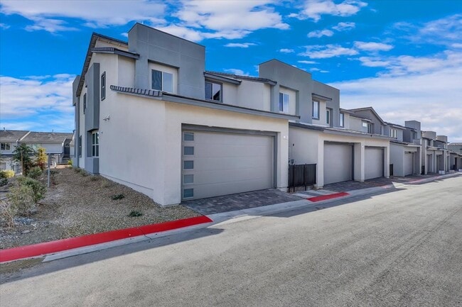 Photo - 514 Fairview Hills St Townhome