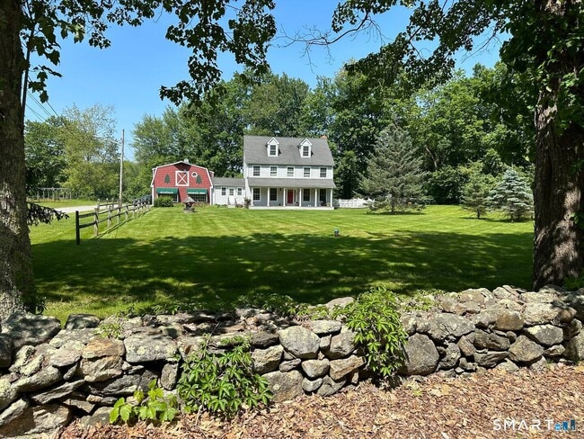 Photo - 128 Center Rd
