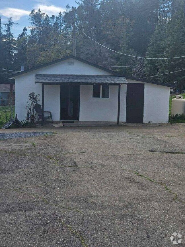Building Photo - Cozy Studio in the Foothills – Utilities I... Rental