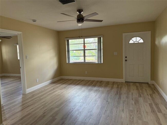 Photo - 602 NE 38th St