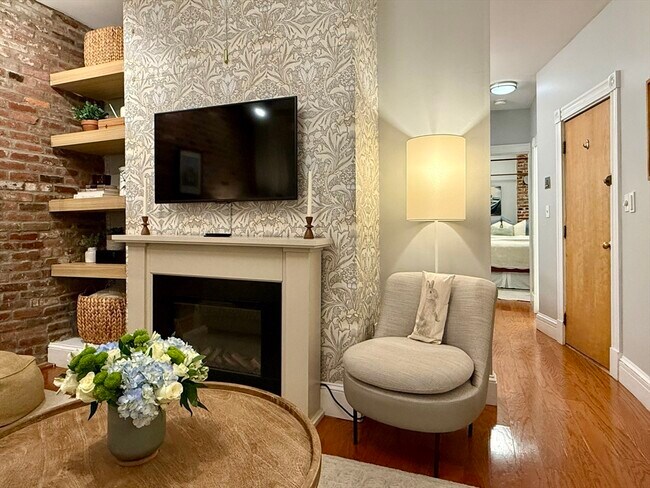 Building Photo - 59 Myrtle St Unit 3