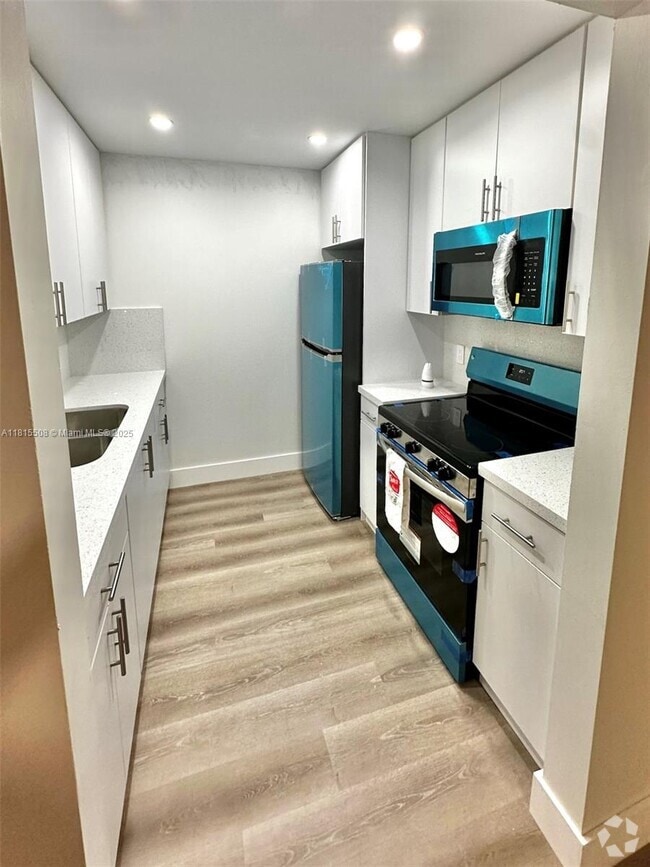Building Photo - 150 SW 134th Way Unit 206R Rental