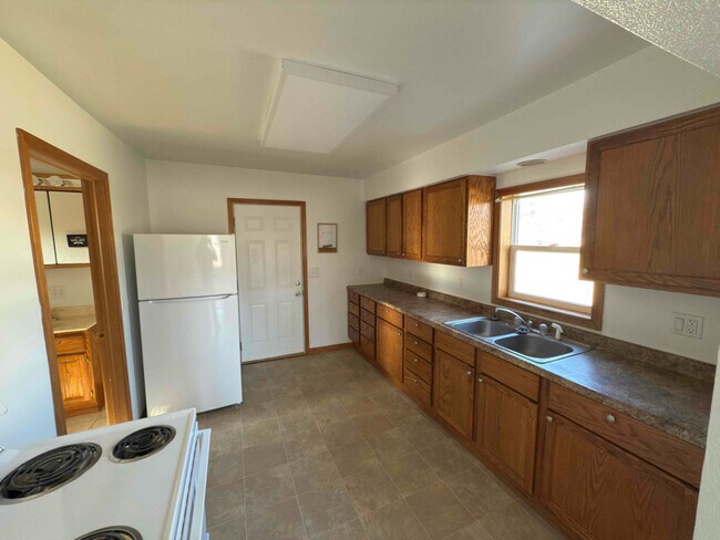 Photo - 215 1st St NW