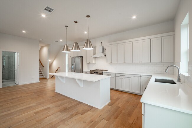 Photo - Perfect New Standalone 4 bed 4 bath Close to Greenville Ave & Henderson