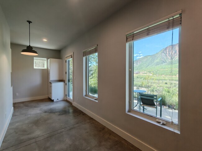 Photo - 600 Greenway Dr
