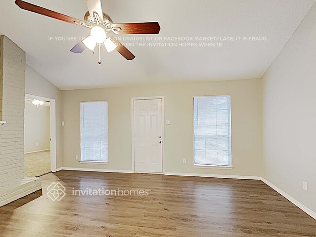 Photo - 661 Dandelion Dr