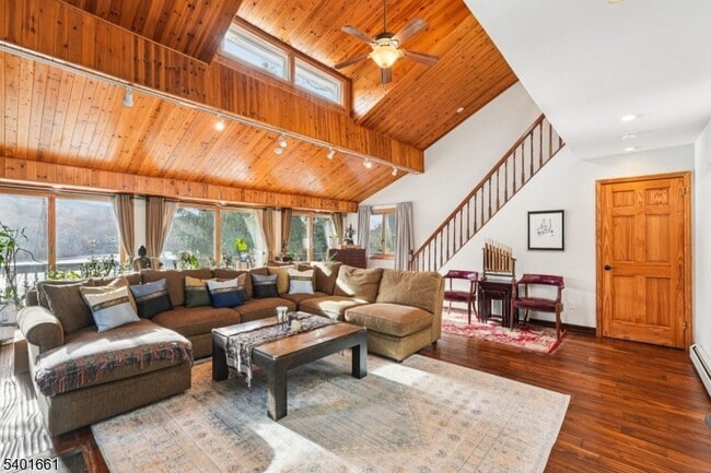 Photo - 197 Point Breeze Dr