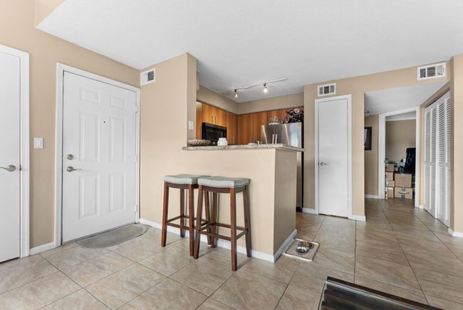 Photo - 1365 Crystal Way