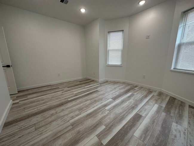 Photo - Modern & spacious 2Bedroom 1Bath Apartment Unit 2F