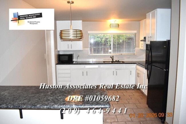 Photo - 7120 Inglewood Ave