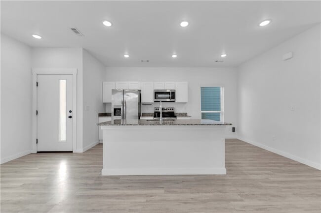 Photo - 960 Illinois Ave