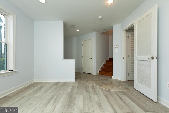 Photo - 336 Grand St