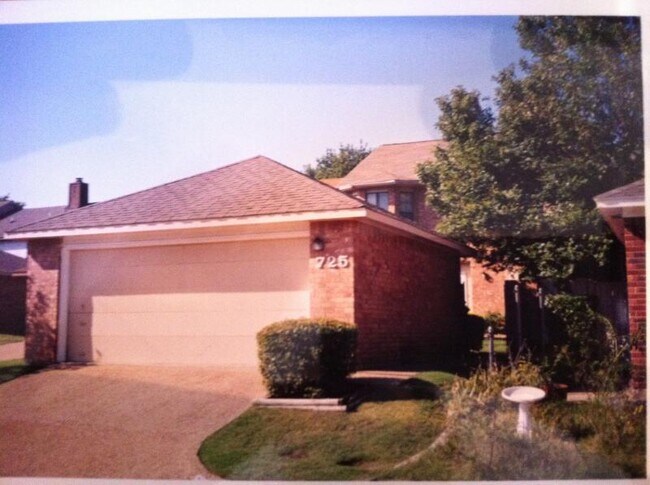 Building Photo - 725 Pebble Beach Dr Rental