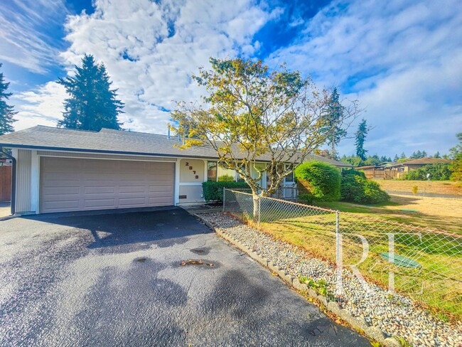 Photo - Spacious 4-Bedroom Rambler with Fenced Yar...
