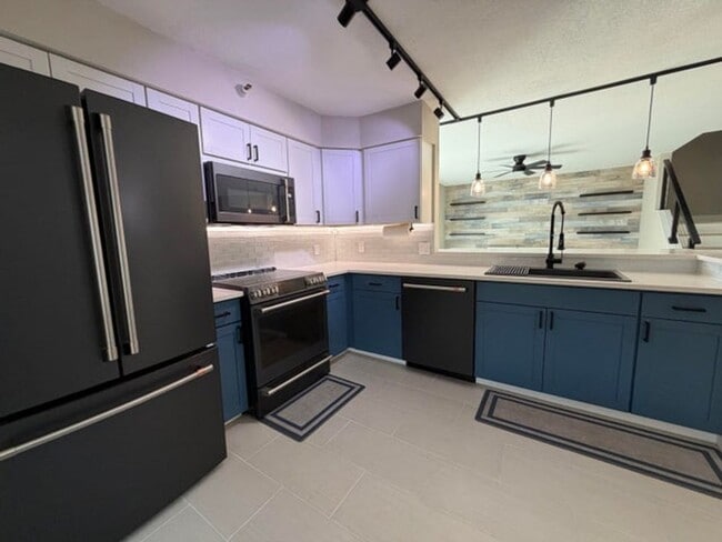 Photo - 117 Yacht Club Way