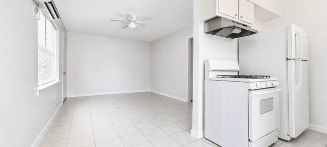 Photo - 7818 Oak Knoll Ln