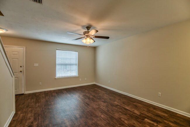 Photo - Columbia Trace