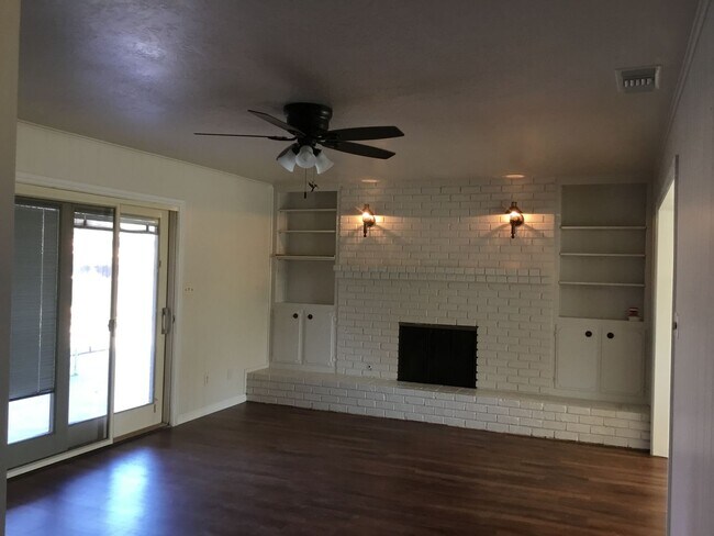 Photo - 1454 W Warner Ave