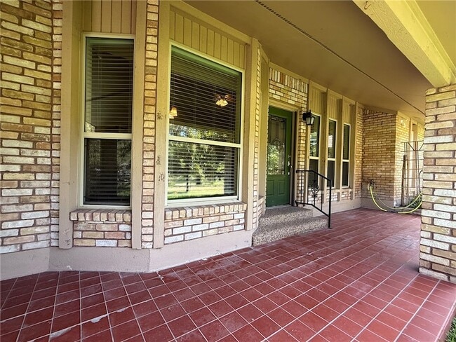 Photo - 6015 Los Robles Dr