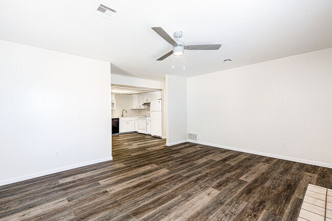 Photo - 4010 NW Ozmun Ave Unidad 4010-B