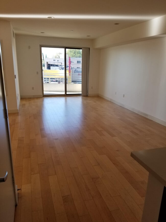 Photo - 1260 S Corning St