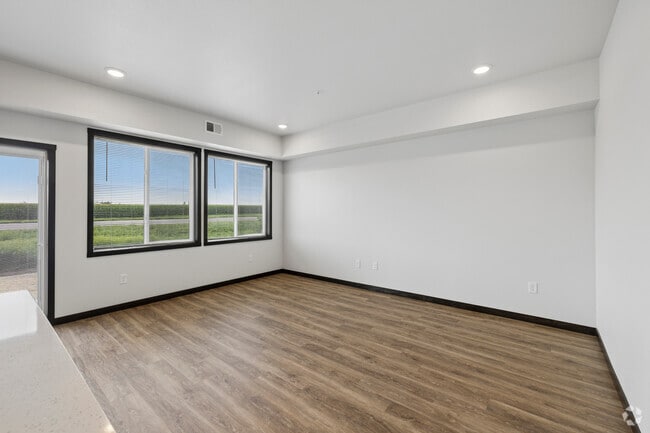 1BR, 1BA - 786SF - Living Room