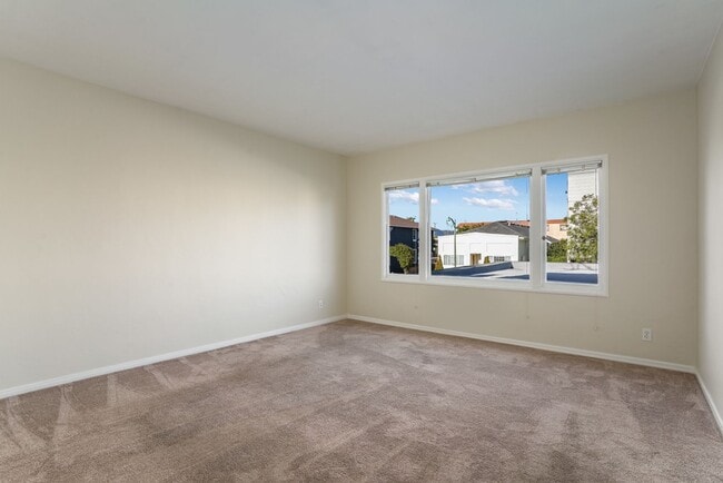 Building Photo - 2432 Webb Ave Unit 2432 Webb Ave #A - LU