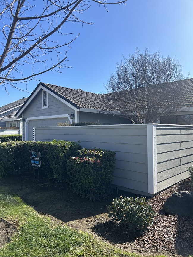 Photo - 2252 Southport Ln