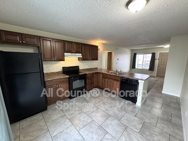 Photo - 915 Hathaway Dr Unit #C