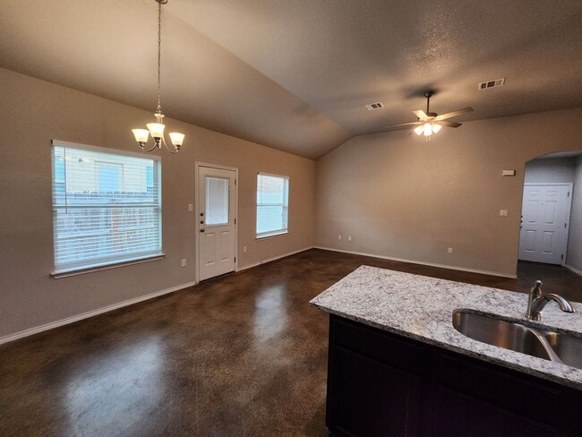 Photo - 620 Heathers Wy