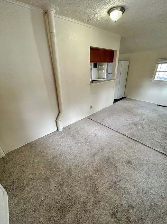 Photo - Three Bedroom, One Bathroom House with Fen...