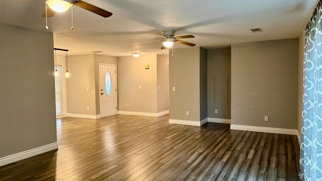 Photo - 2123 Cottonwood Ct