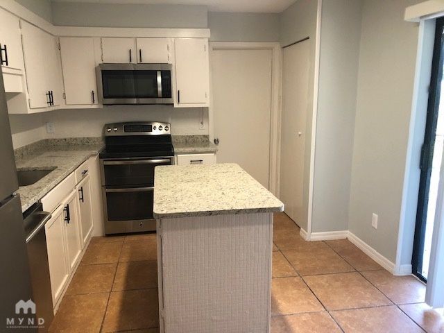 Photo - 1060 Huntington Ct