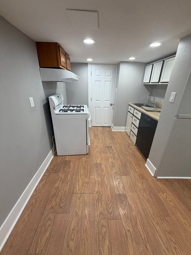 5807 19th Ave Unit Lower