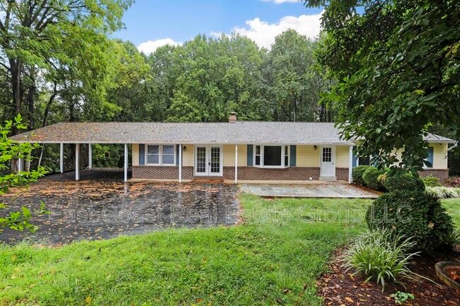 Building Photo - 3395 Canary Ct