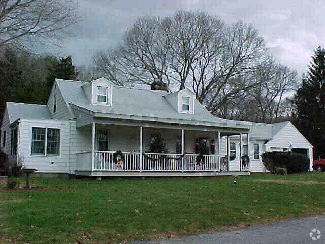 Building Photo - 84-84 Wampanoag Cir Rental
