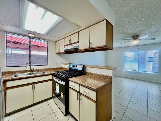 Photo - AVAILABLE NOW!!! 2 Bedroom / 2 Bath Apartment in Cathedral City! Unit 02