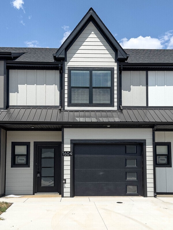 Building Photo - 1604 Jonathan Wade Cir Rental