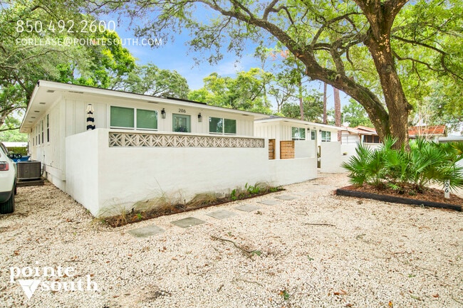 Building Photo - 208 E 22nd Ave