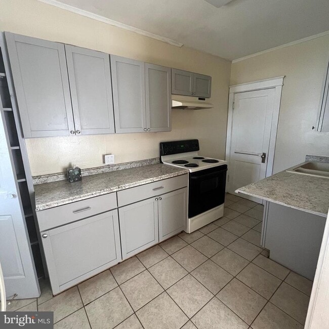 Photo - 609 Smithfield Ave