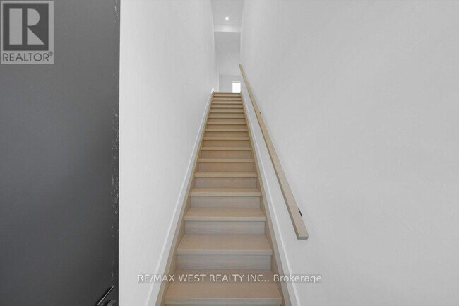 Photo - 502 Atlas Ave