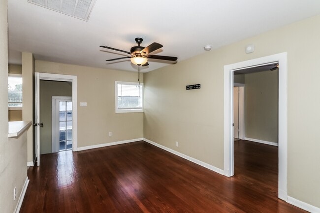 4715 Avenue P 1/2