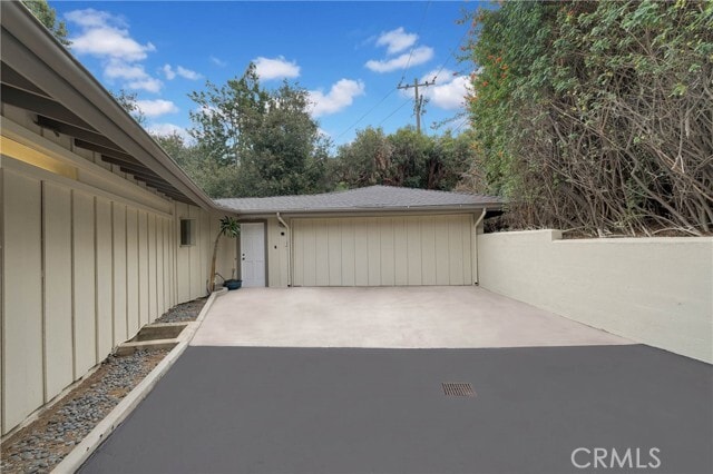 859 St Katherine Dr