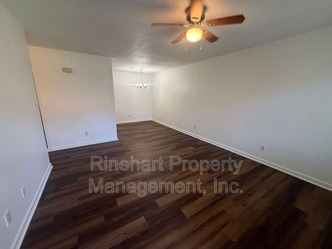 Photo - 1100 Chandler Dr