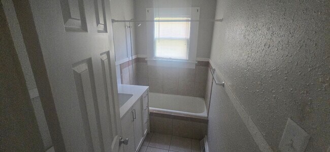 Photo - 118 S B St Unidad 1
